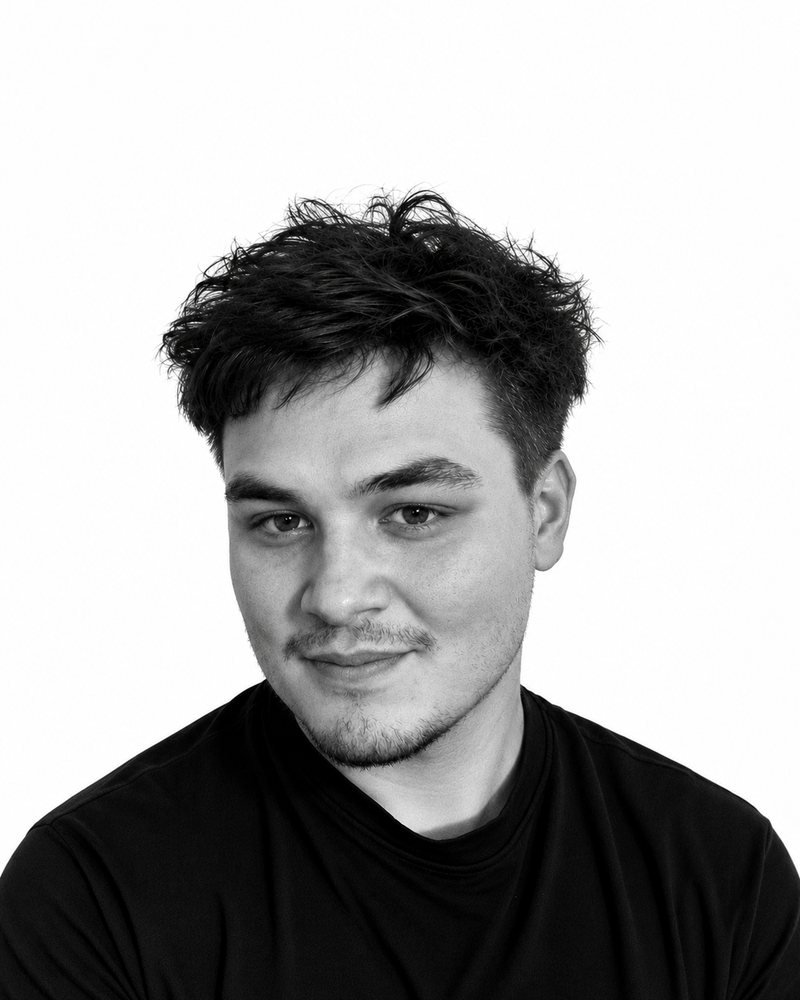 Adrian R. George, Współzałożyciel i dyrektor artystyczny